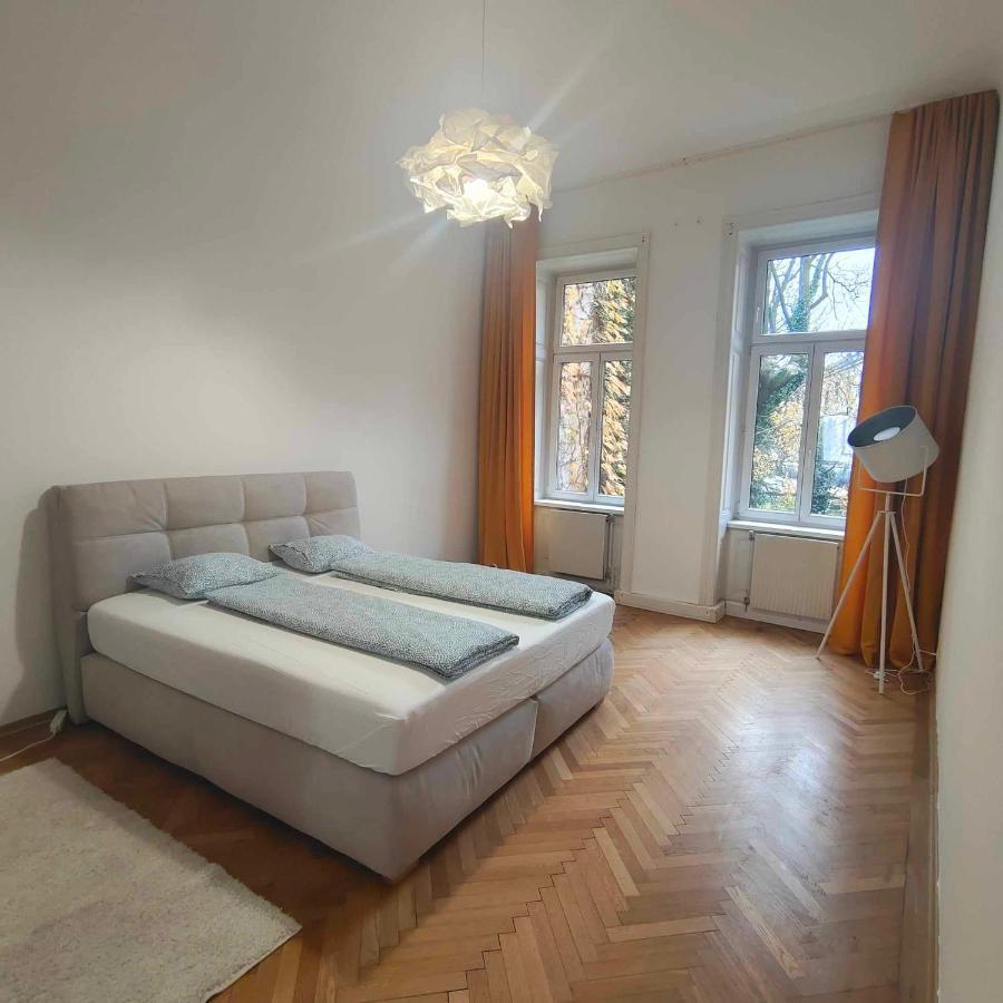 Large 4 Room Apartment In The Center Of Viena Exterior foto