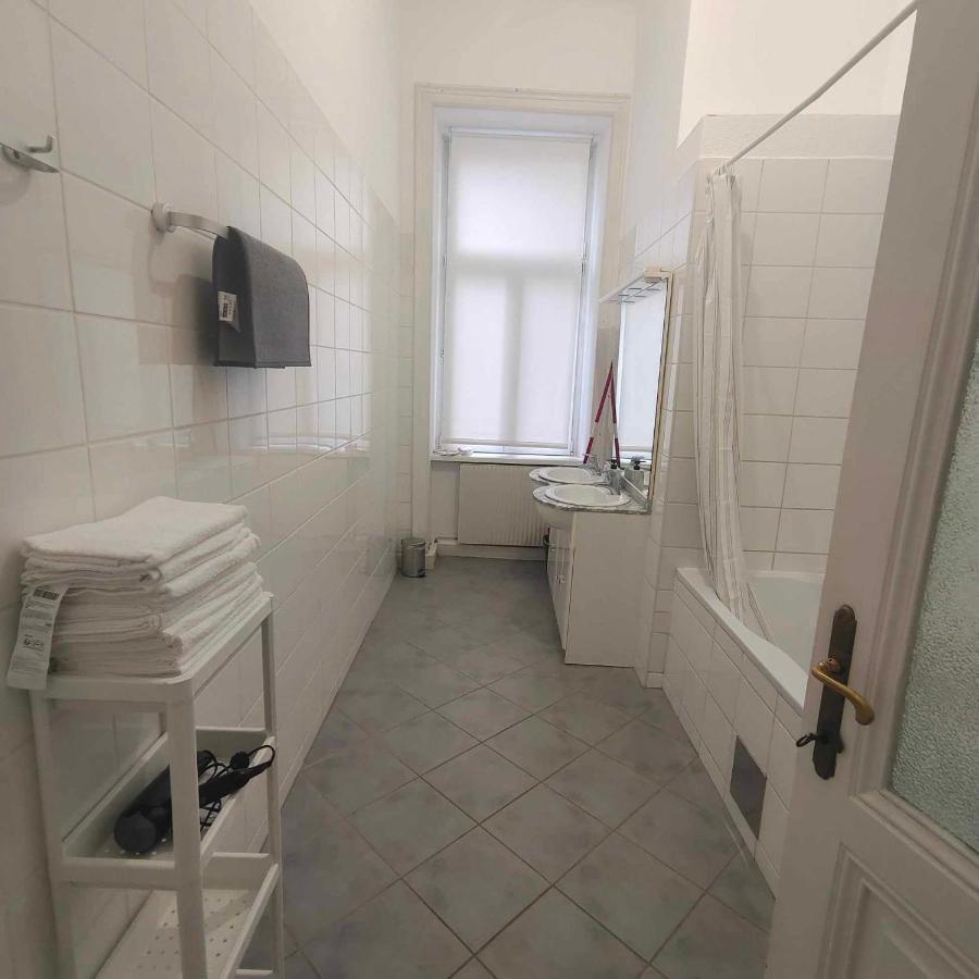 Large 4 Room Apartment In The Center Of Viena Exterior foto